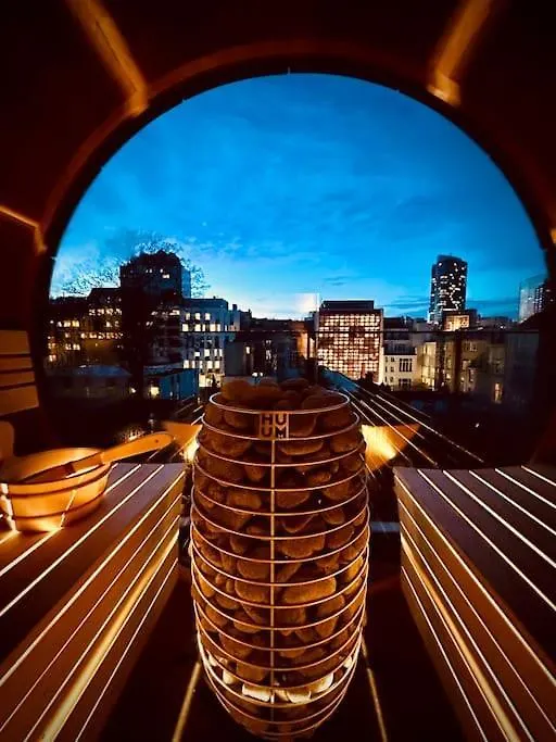 Luxury 200Sqm Appartment / Hot Tub / Sauna Brussels Apartment