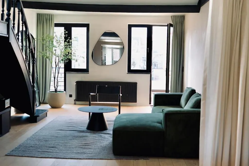 Luxury 200Sqm Appartment / Hot Tub / Sauna Brussels Apartment