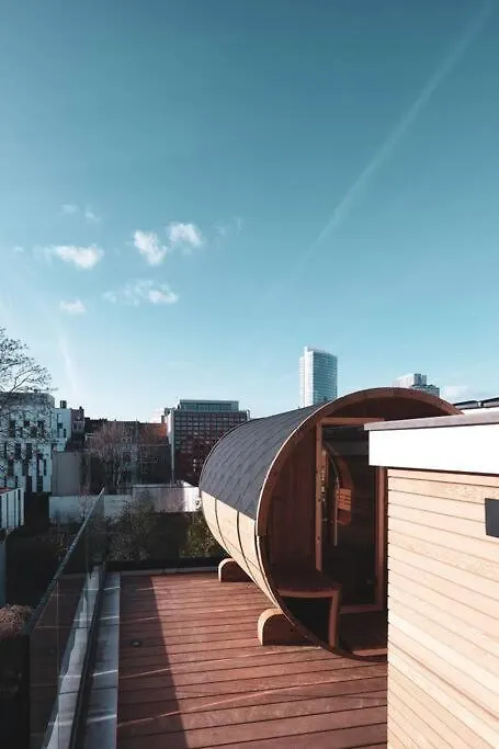 Luxury 200Sqm Appartment / Hot Tub / Sauna Brussels Apartment
